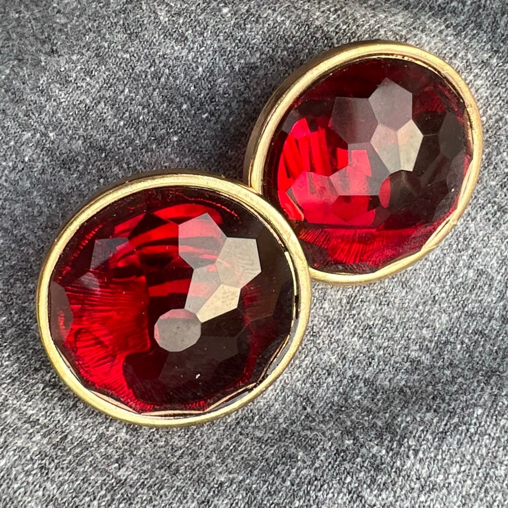 Vintage Garnet Cabochon Clip Earrings er1 - Picture 2 of 9